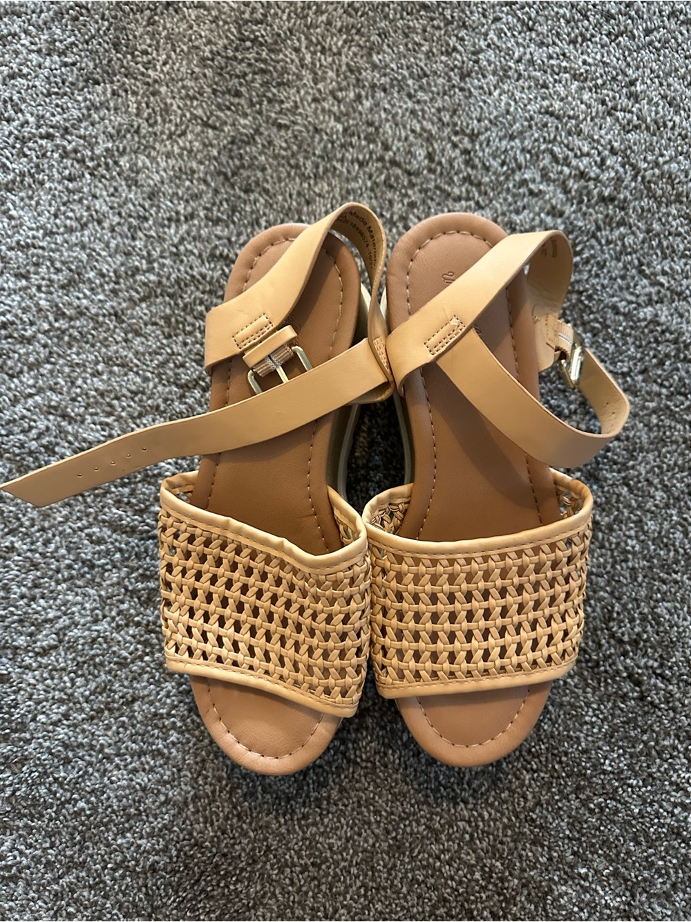 Universal Thread Tan Woven Platform Sandals